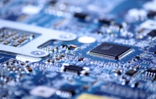 二极管反向耐压与浪涌耐受特性